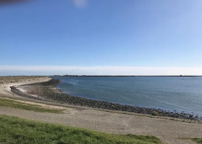 Bungalow Aan De Thoolse Kust